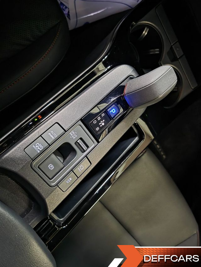 Toyota PRIUS 2.0 PHEV XSE купить на сайте DeffCars