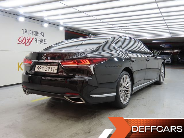 Lexus LS 3.5 Platinum AWD купить на сайте DeffCars