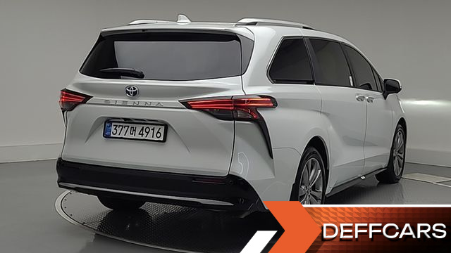 Toyota SIENNA 2.5 Hybrid 2WD купить на сайте DeffCars