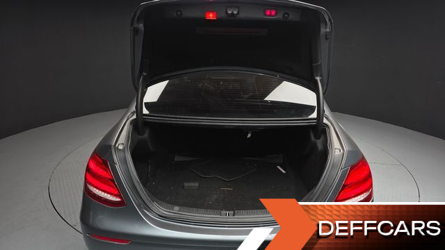 Mercedes E-CLASS E220d 4MATIC Avantgarde купить на сайте DeffCars