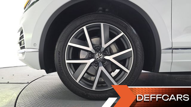 Volkswagen TOUAREG 3.0 TDI Prestige купить на сайте DeffCars