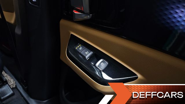 Kia CARNIVAL Gasoline 7-Seater Signature купить на сайте DeffCars