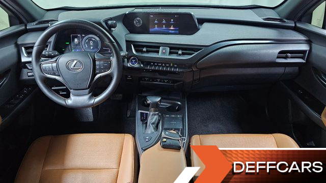 Lexus UX 2.0 2WD купить на сайте DeffCars