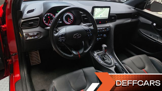 Hyundai VELOSTER 1.6 Turbo Sport Core купить на сайте DeffCars