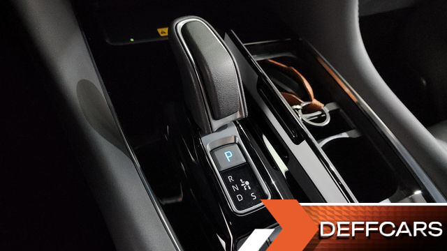 Toyota ALPHARD 2.5 HEV Executive AWD купить на сайте DeffCars