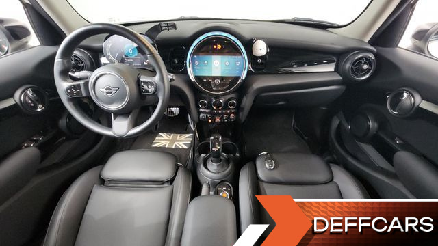 Mini COOPER Classic Plus Launch Pack Third Generation купить на сайте DeffCars