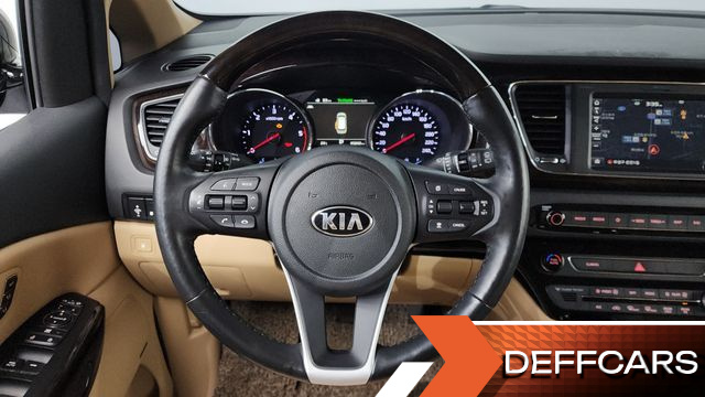 Kia CARNIVAL 7-Seater Limousine President купить на сайте DeffCars