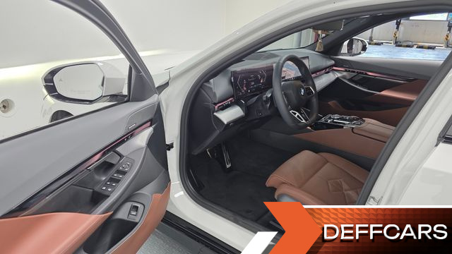 BMW 5-SERIES 530i xDrive M Sport купить на сайте DeffCars