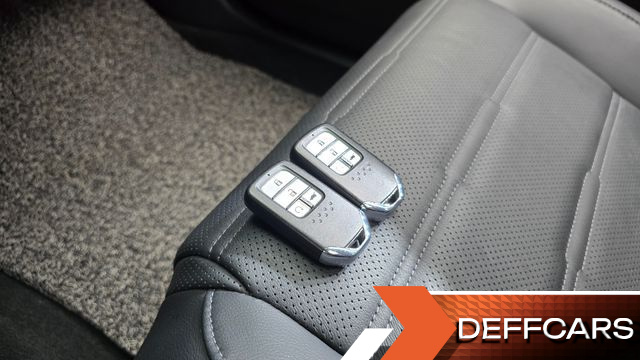 Honda CR-V 2.0 Hybrid Touring 4WD купить на сайте DeffCars
