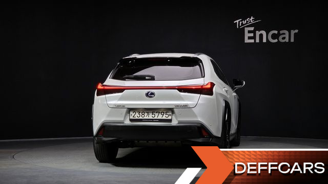 Lexus UX 2.0 2WD купить на сайте DeffCars