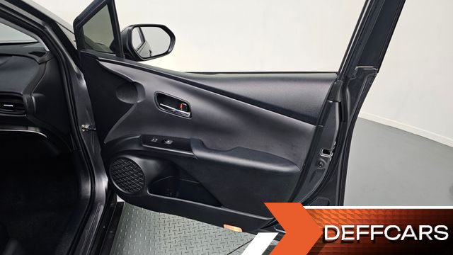 Toyota PRIUS 1.8 E купить на сайте DeffCars
