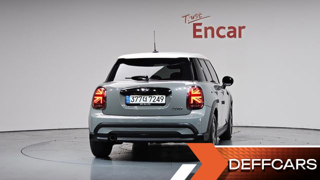 Mini COOPER 5Door Classic Third Generation купить на сайте DeffCars