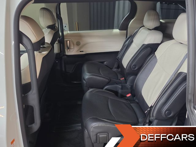 Toyota SIENNA 2.5 Hybrid 2WD купить на сайте DeffCars