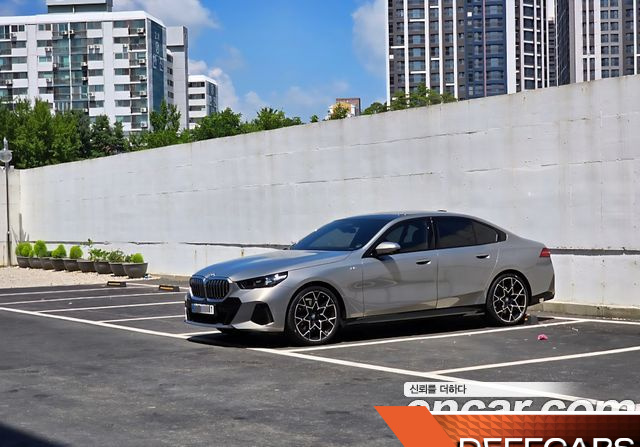 BMW 5-SERIES 530i xDrive M Sport купить на сайте DeffCars