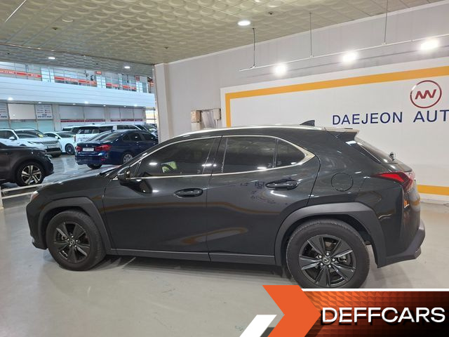 Lexus UX 2.0 2WD купить на сайте DeffCars