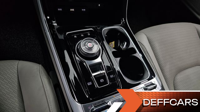 Kia CARNIVAL 9-Seater Signature купить на сайте DeffCars