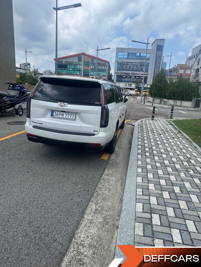 Cadillac ESCALADE 6.2 ESV ESV Sports Platinum купить на сайте DeffCars