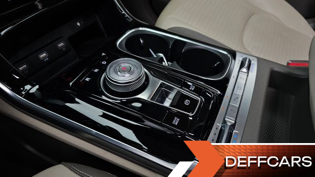 Kia CARNIVAL 9-Seater Signature купить на сайте DeffCars