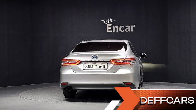 Toyota CAMRY 2.5 XLE Hybrid купить на сайте DeffCars