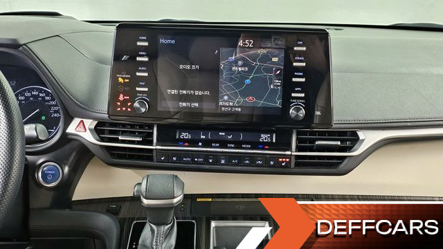 Toyota SIENNA 2.5 Hybrid 2WD купить на сайте DeffCars