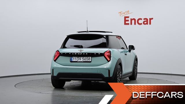 Mini COOPER Favoured купить на сайте DeffCars