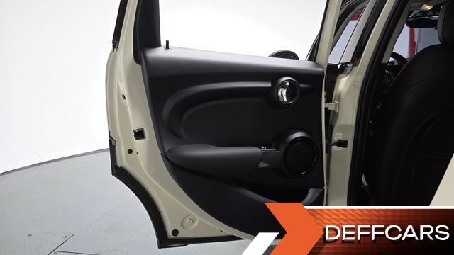 Mini COOPER 5Door Standard 3rd купить на сайте DeffCars