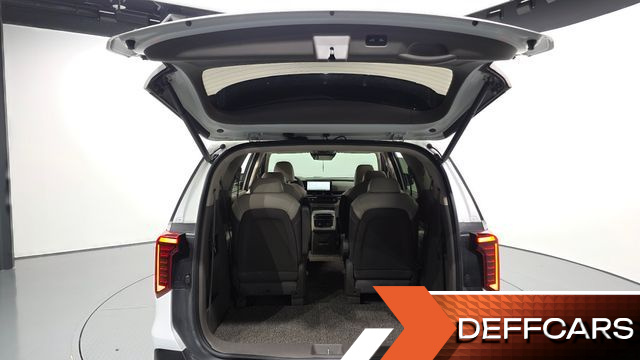 Kia CARNIVAL Gasoline 9-Seater Signature купить на сайте DeffCars