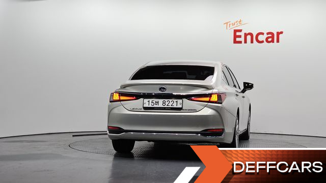 Lexus ES Luxury Plus купить на сайте DeffCars