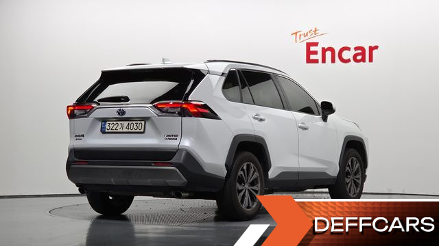 Toyota RAV4 2,5 4WD Hybrid LTD купить на сайте DeffCars