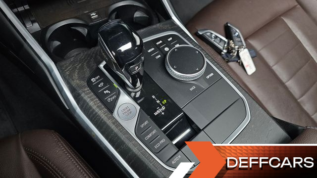BMW 3-SERIES 320i Luxury купить на сайте DeffCars