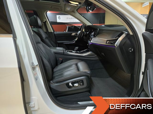 BMW X7 xDrive 30d Design Pure Excellent 6-Seater купить на сайте DeffCars