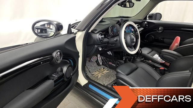 Mini COOPER Classic Launch Pack Third Generation купить на сайте DeffCars