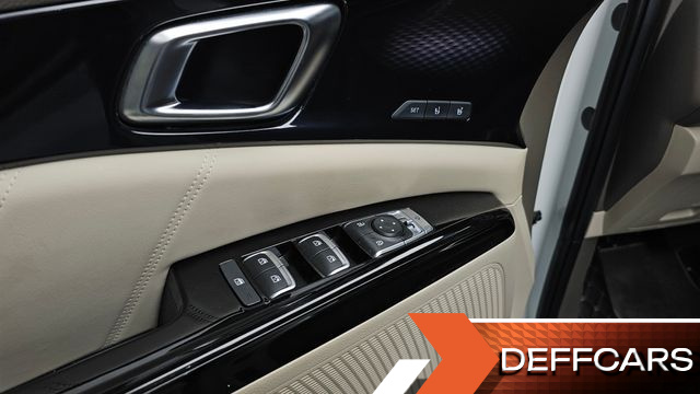 Kia CARNIVAL Gasoline 7-Seater Hi-Limousine Signature купить на сайте DeffCars