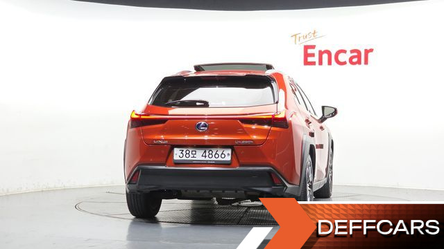 Lexus UX 2.0 AWD купить на сайте DeffCars