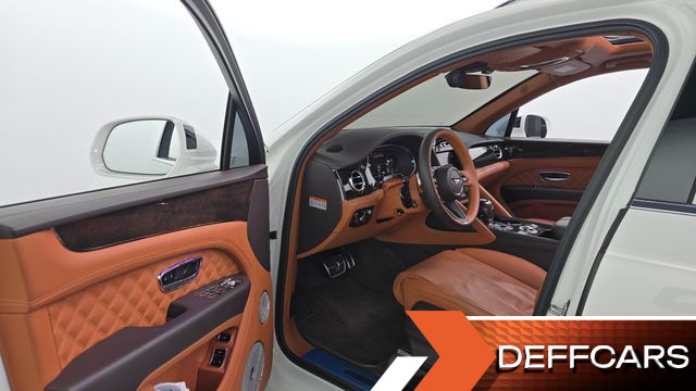 Bentley BENTAYGA 4.0 V8 купить на сайте DeffCars