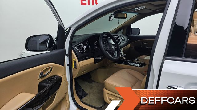Kia CARNIVAL Gasoline 7-Seater Limousine President купить на сайте DeffCars