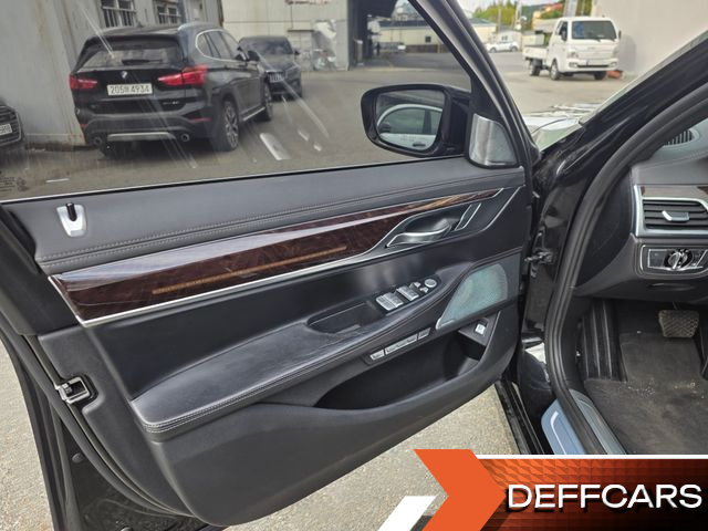 BMW 7-SERIES 750Li xDrive Luxury купить на сайте DeffCars