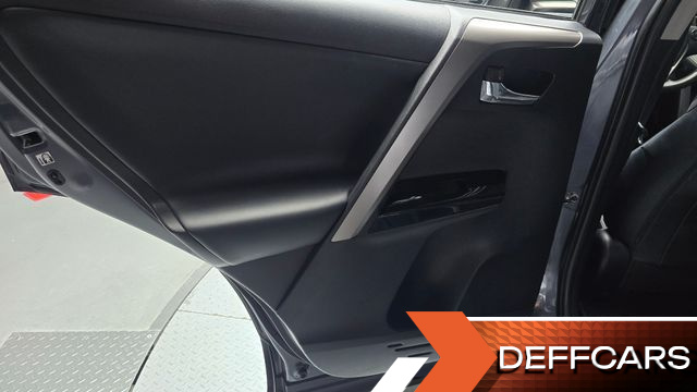 Toyota RAV4 2.5 2WD 4th купить на сайте DeffCars