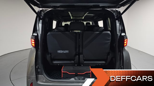 Toyota ALPHARD 2.5 HEV Executive AWD купить на сайте DeffCars