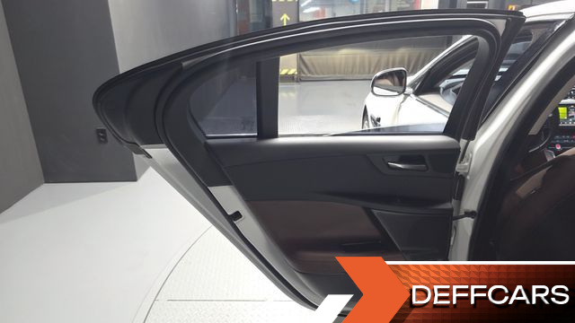Jaguar XE 20d Portfolio AWD купить на сайте DeffCars