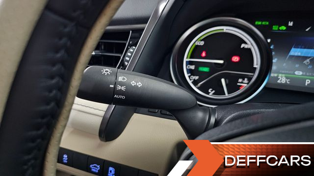 Toyota CAMRY 2.5 XLE Hybrid купить на сайте DeffCars