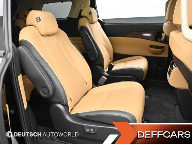Kia CARNIVAL 9-Seater Signature купить на сайте DeffCars