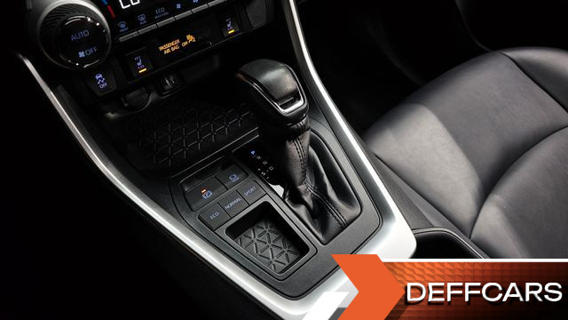 Toyota RAV4 2.5 2WD купить на сайте DeffCars