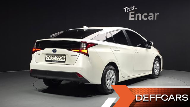 Toyota PRIUS 1.8 купить на сайте DeffCars