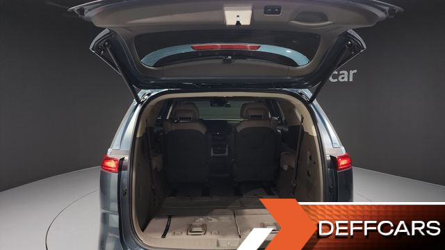 Kia CARNIVAL Gasoline 7-Seater Signature купить на сайте DeffCars
