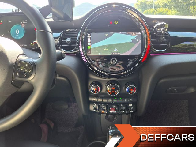 Mini COOPER CONVERTIBLE Classic Third Generation купить на сайте DeffCars