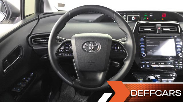 Toyota PRIUS 1.8 купить на сайте DeffCars