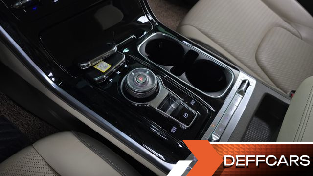 Kia CARNIVAL Diesel 7-Seater Signature купить на сайте DeffCars