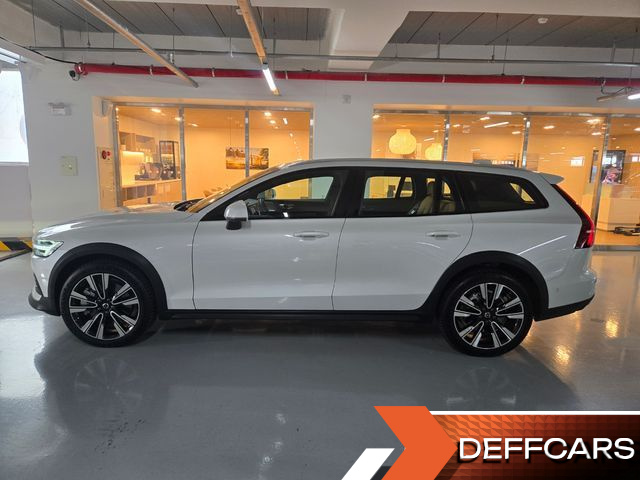 Volvo V60 B5 Ultra AWD купить на сайте DeffCars