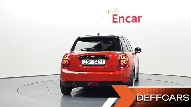 Mini COOPER 5Door Standard 3rd купить на сайте DeffCars